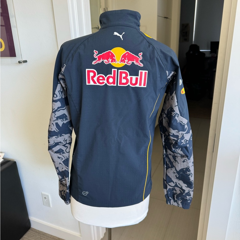 Red Bull Youth XL puma racing jacket with Perelli and Tag Heuer logo